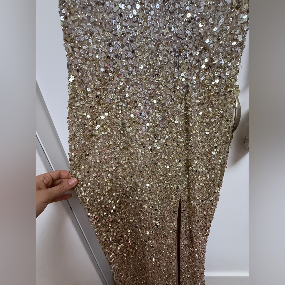 NWT |Mac Duggal 1068 Shimmering Gold Sequined Sleeveless  Side Slit Gown Size 2 - Picture 11 of 17